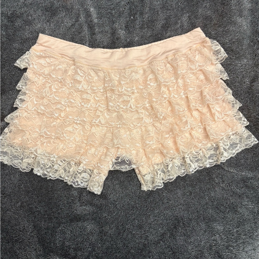 Lace Ruffle Women's Shorts in Cream